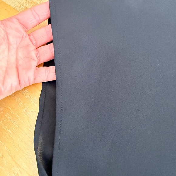 Women’s Black DKNY Short-Sleeve Button-Up Blouse. - Picture 3 of 7